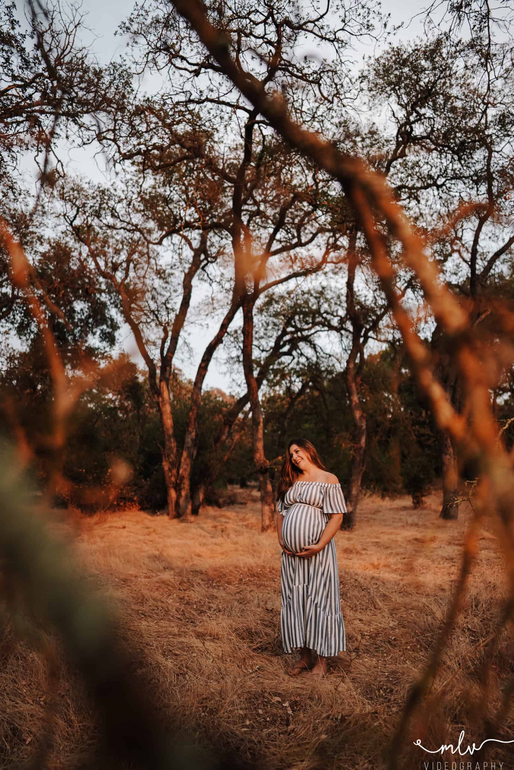 Maternity photography in San Jose, California at Guadalupe Oak Grove Park Trail